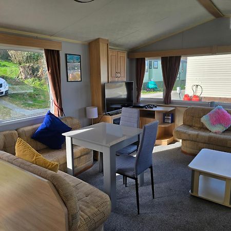 Light And Airy 2 Bedroom Mobile Home Абъристуит Екстериор снимка