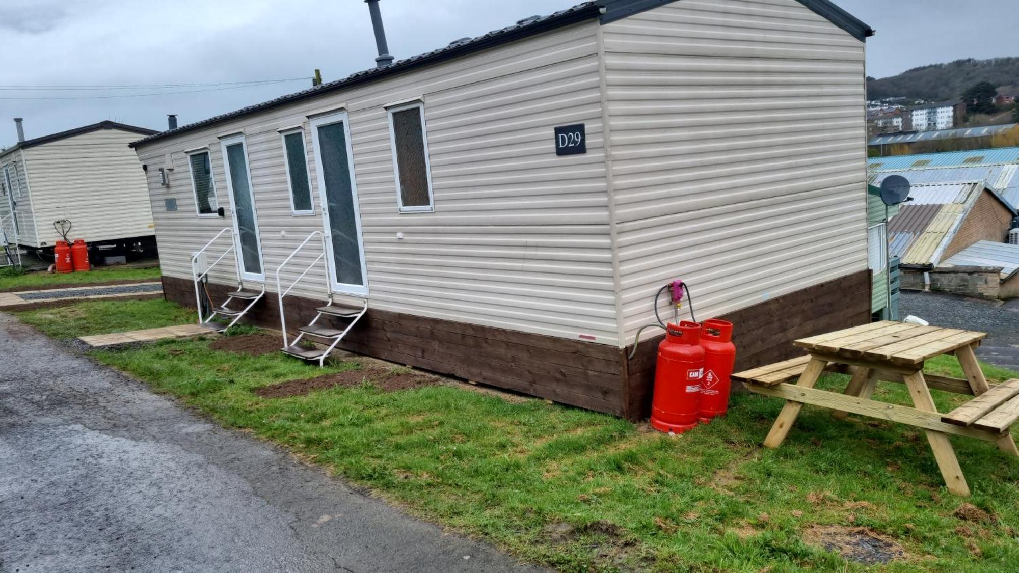 Light And Airy 2 Bedroom Mobile Home Абъристуит Екстериор снимка