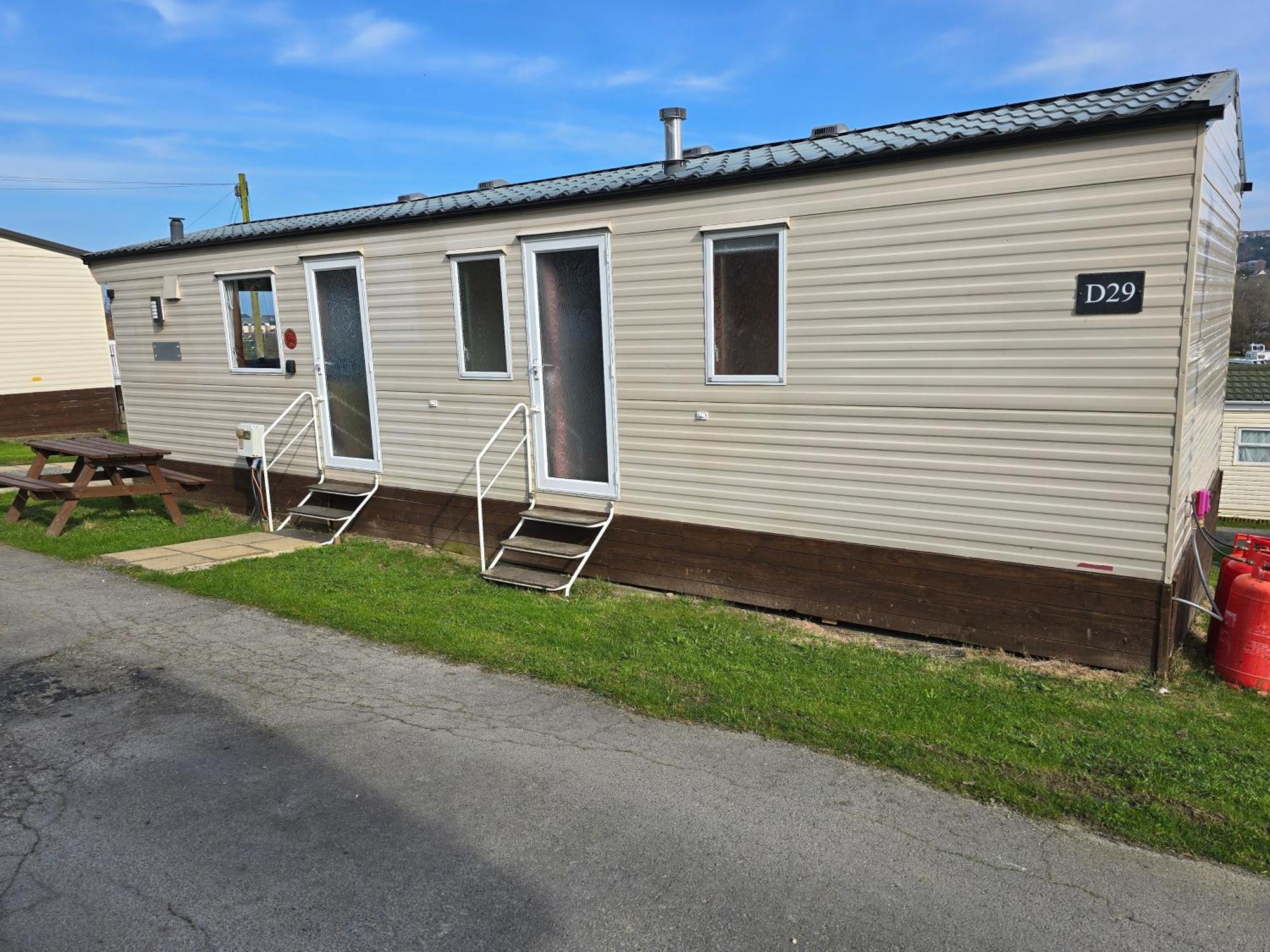 Light And Airy 2 Bedroom Mobile Home Абъристуит Екстериор снимка